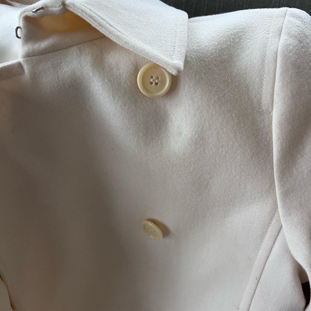 Theory Cream Trench Coat - Picture 12 of 13